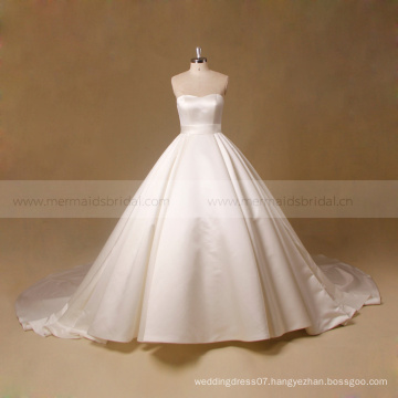 Bridal gown very long tail wedding dress